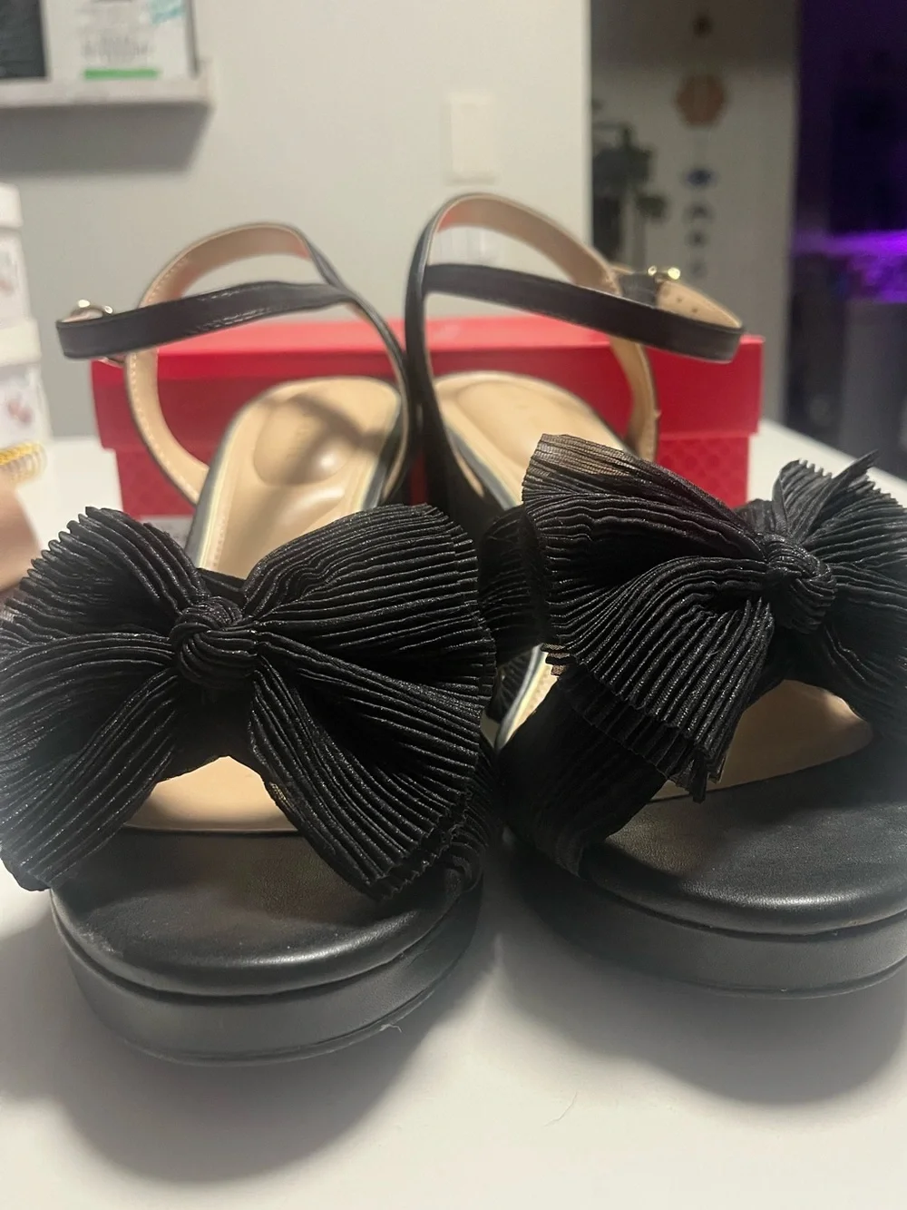 Kelly & Katie Black Bow Platform Sandal, size 10